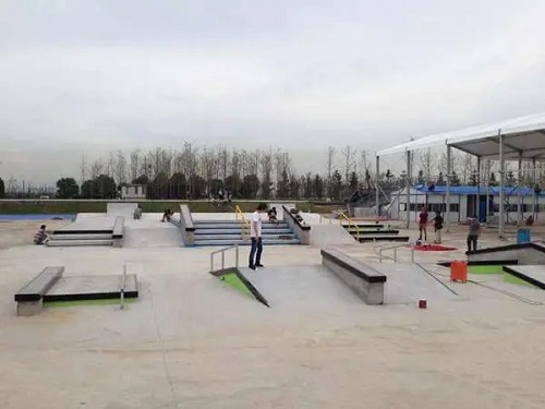 為什么要租賃板場道具而不是直接建造個滑板場？